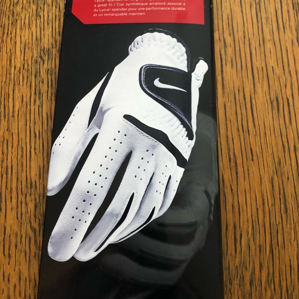 New never used. Nike golf glove.